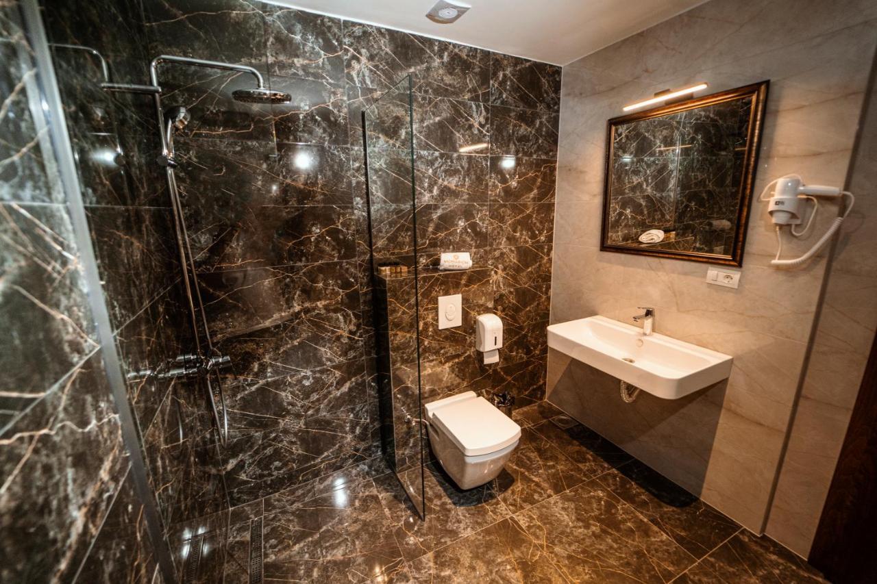 Monarch Boutique Hotel Prizren Exteriör bild