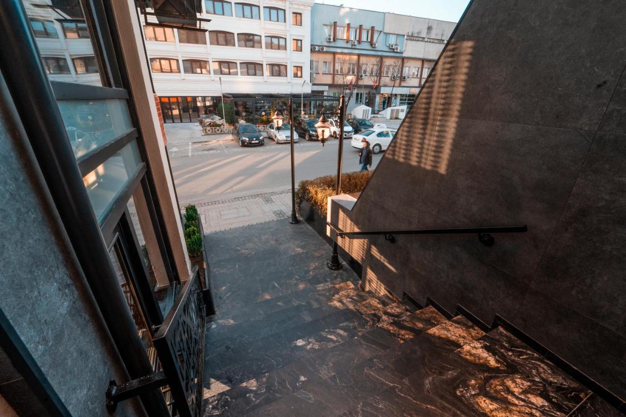 Monarch Boutique Hotel Prizren Exteriör bild