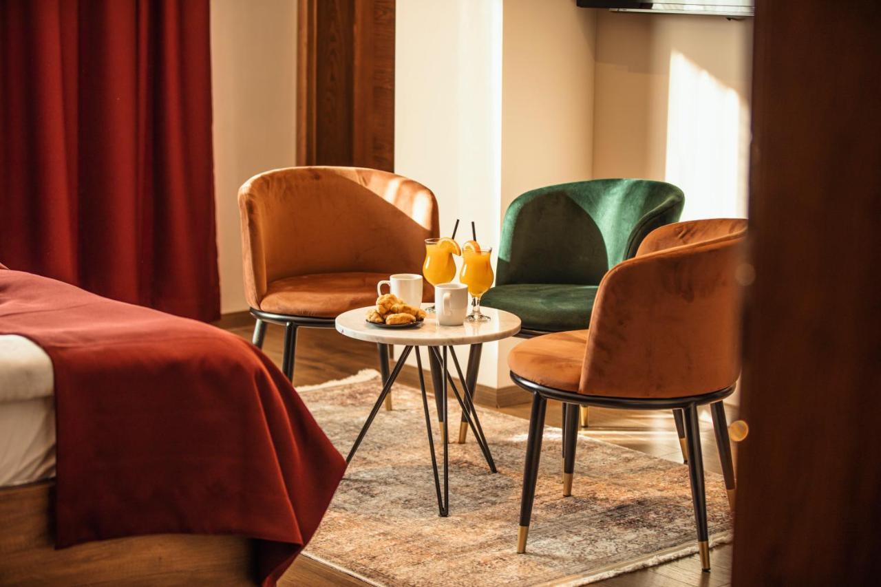 Monarch Boutique Hotel Prizren Exteriör bild