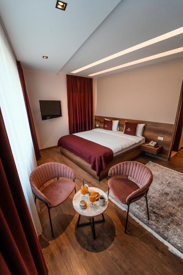 Monarch Boutique Hotel Prizren Exteriör bild